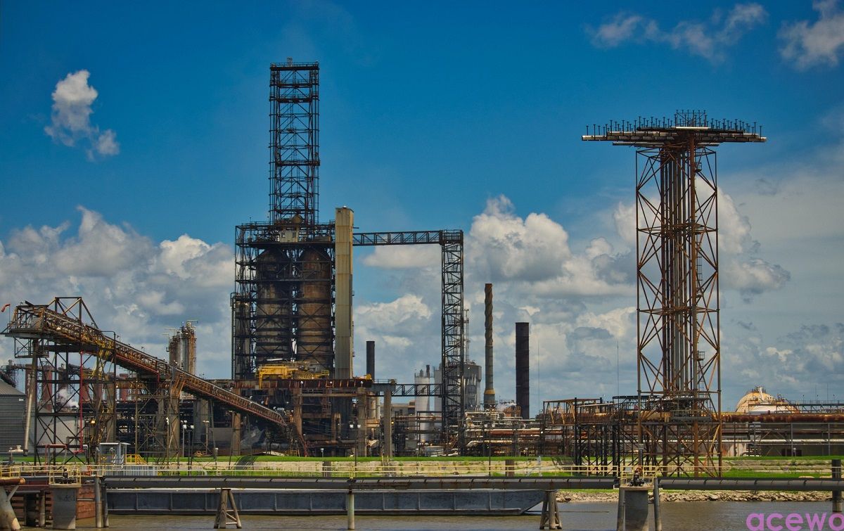 explosion proof telephone use in petrochemical plant.jpg